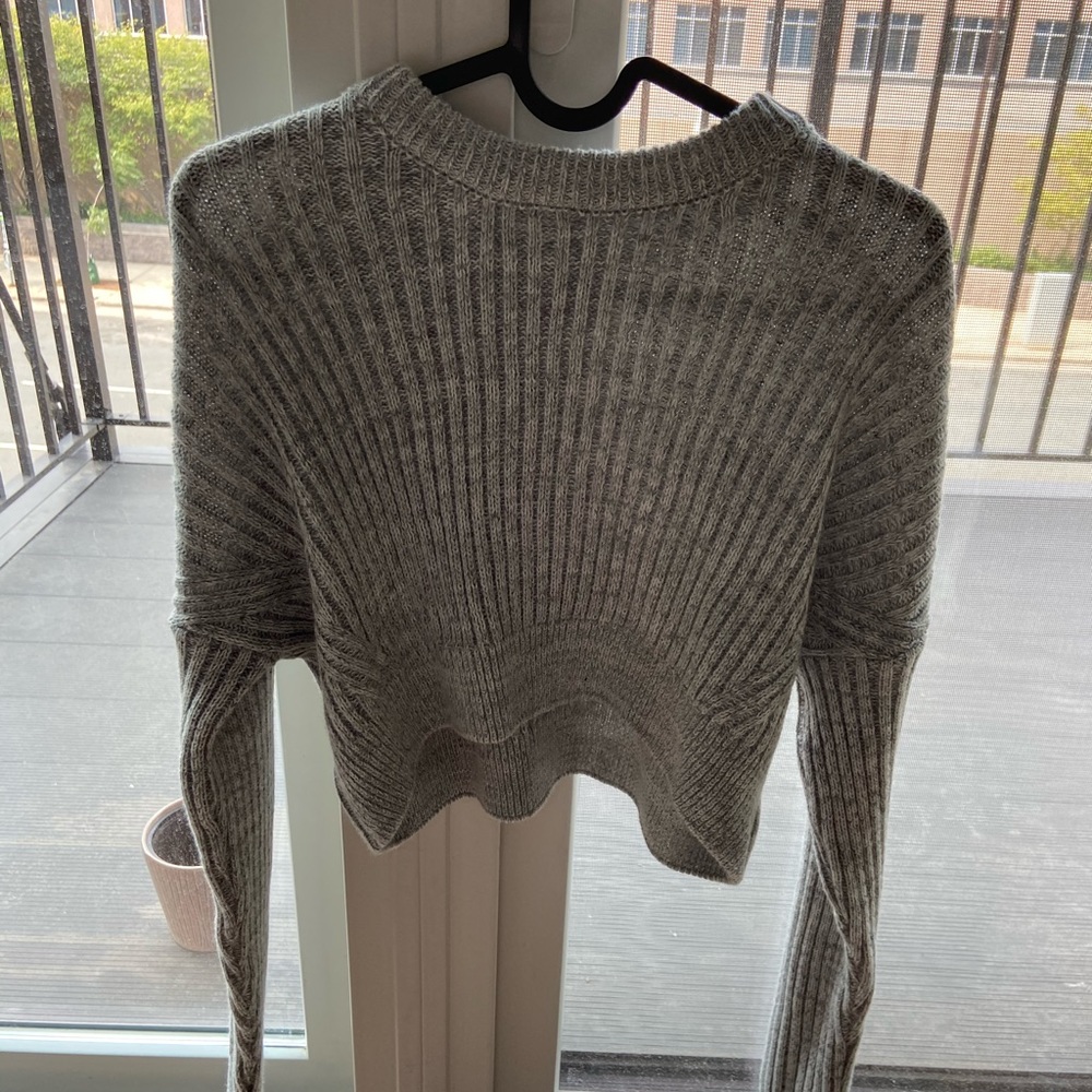 Cropped ribbed sweater